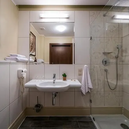 Отель Korona Остроленка