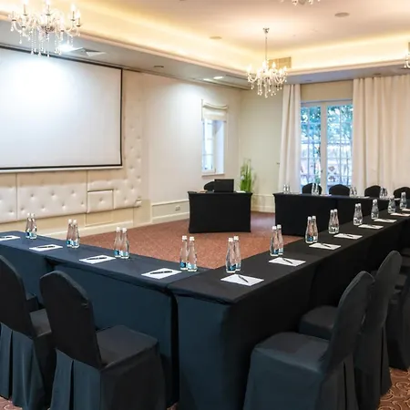 Hotel Korona 3*