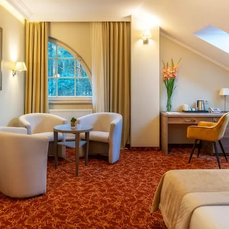 Korona Hotel Ostroleka (Ostroleka)