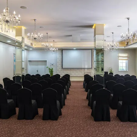 Korona Hotel 3*