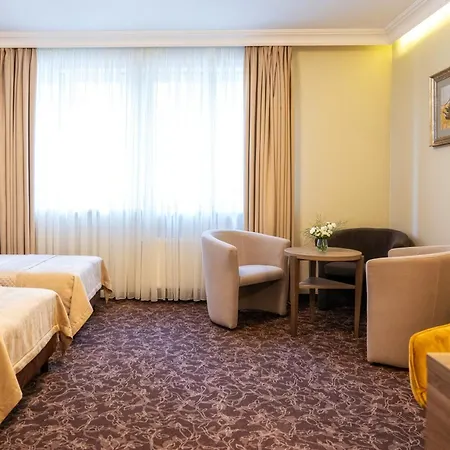Korona Hotel Ostroleka (Ostroleka)