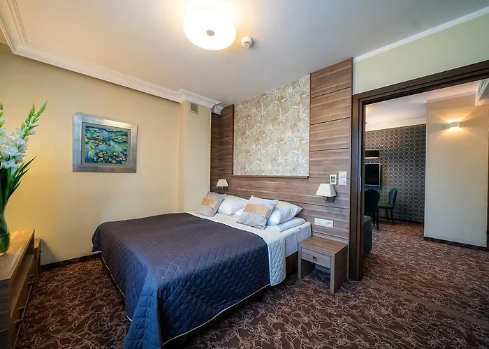 Korona 3* Ostroleka (Ostroleka)