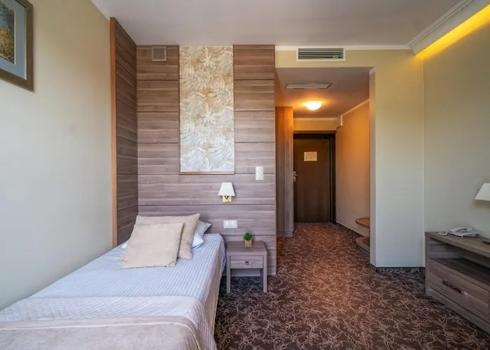 Korona 3* Ostroleka (Ostroleka)